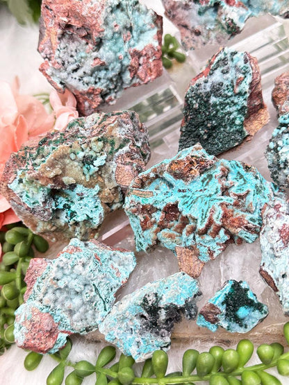 druzy-chrysocolla-with-green-malachite-clusters