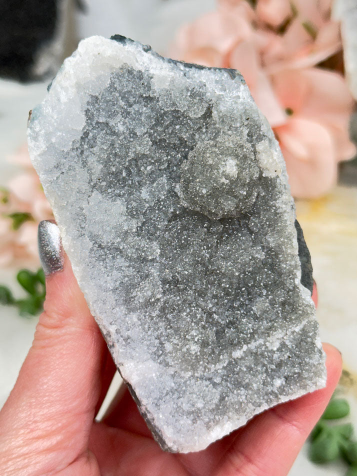 druzy-gray-amethyst