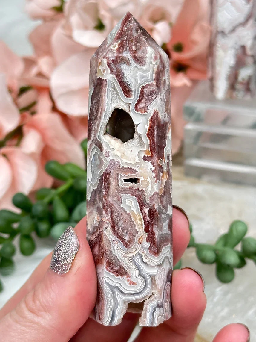 druzy-quartz-red-white-crazy-lace-agate-point