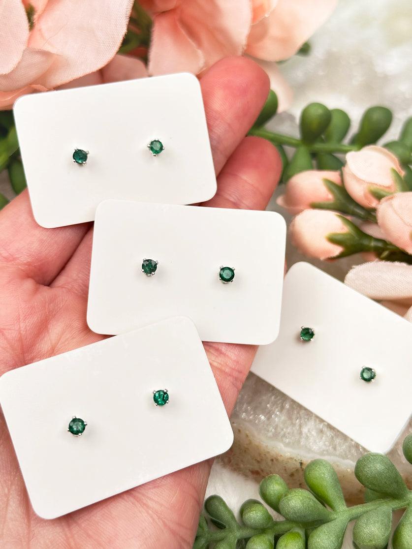 emerald-earrings