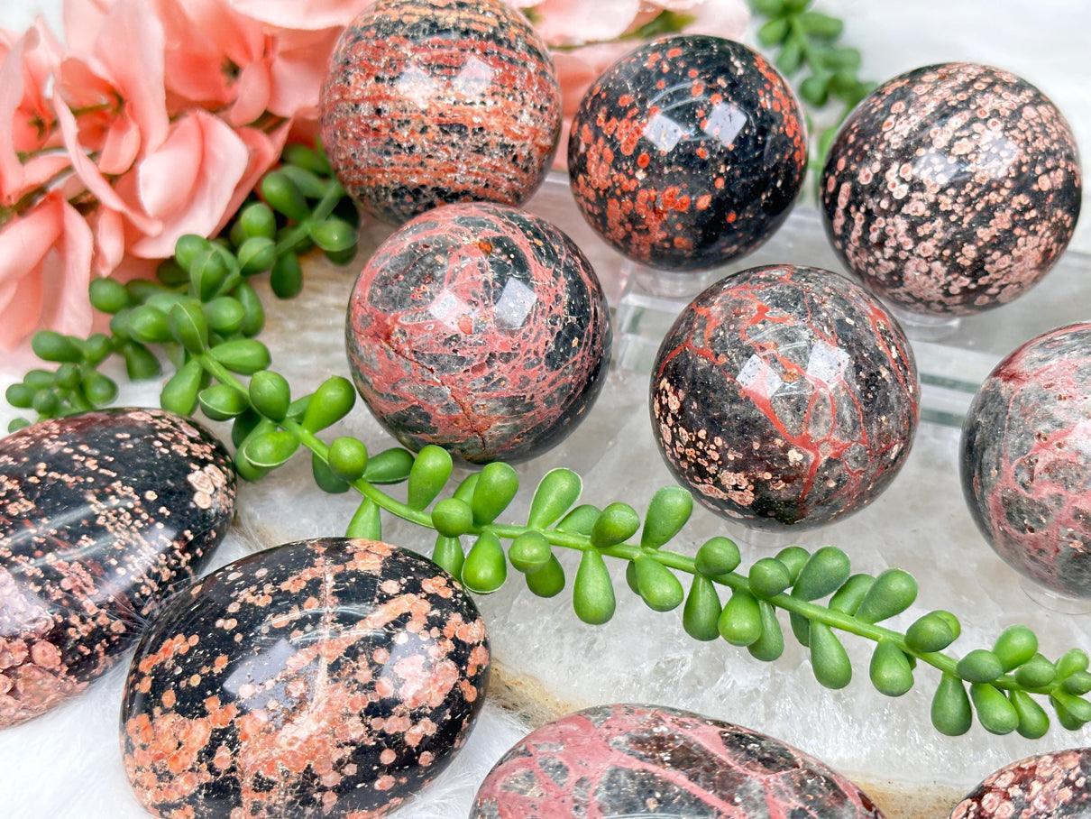 fire-calcite-spheres-palms