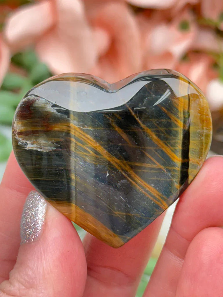 flashy-blue-tiger-eye-heart
