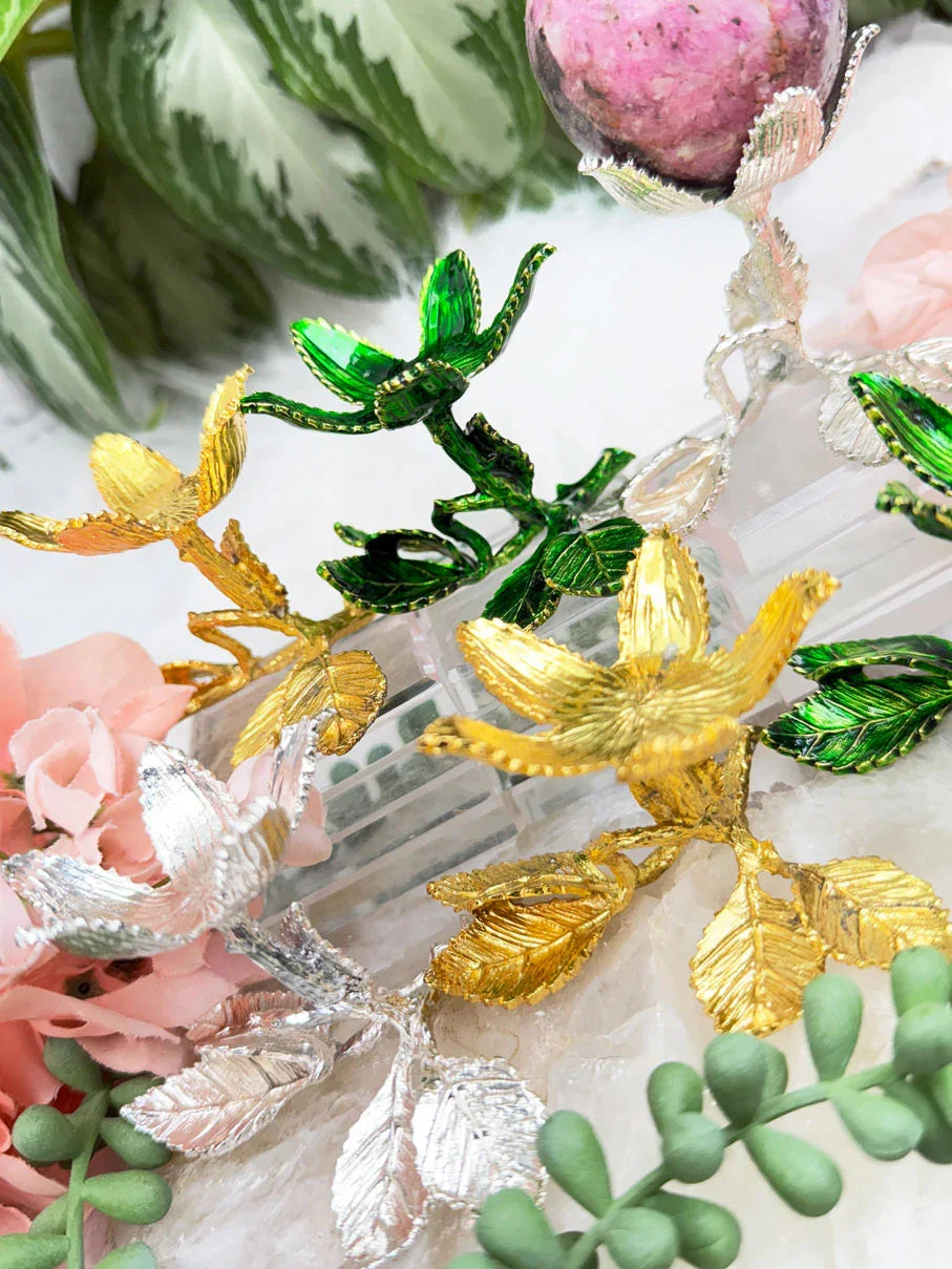 flower-stem-crystal-sphere-stands