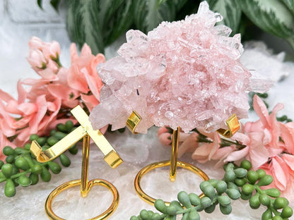 gold-crystal-heart-stands