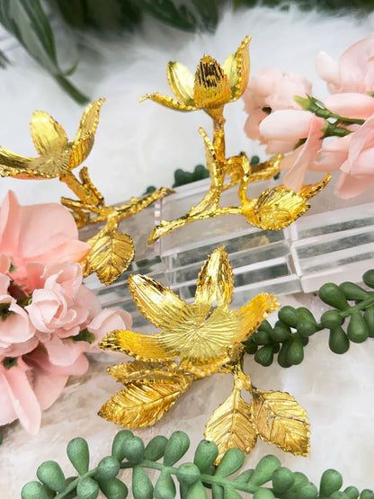 gold-flower-stem-crystal-sphere-stand