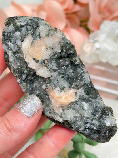 gray-apophyllite-chalcedony-heulandite