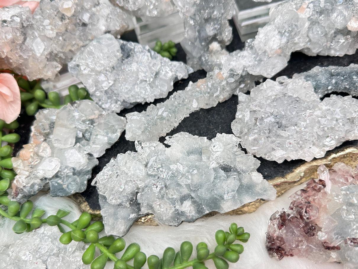 gray-apophyllite-clusters