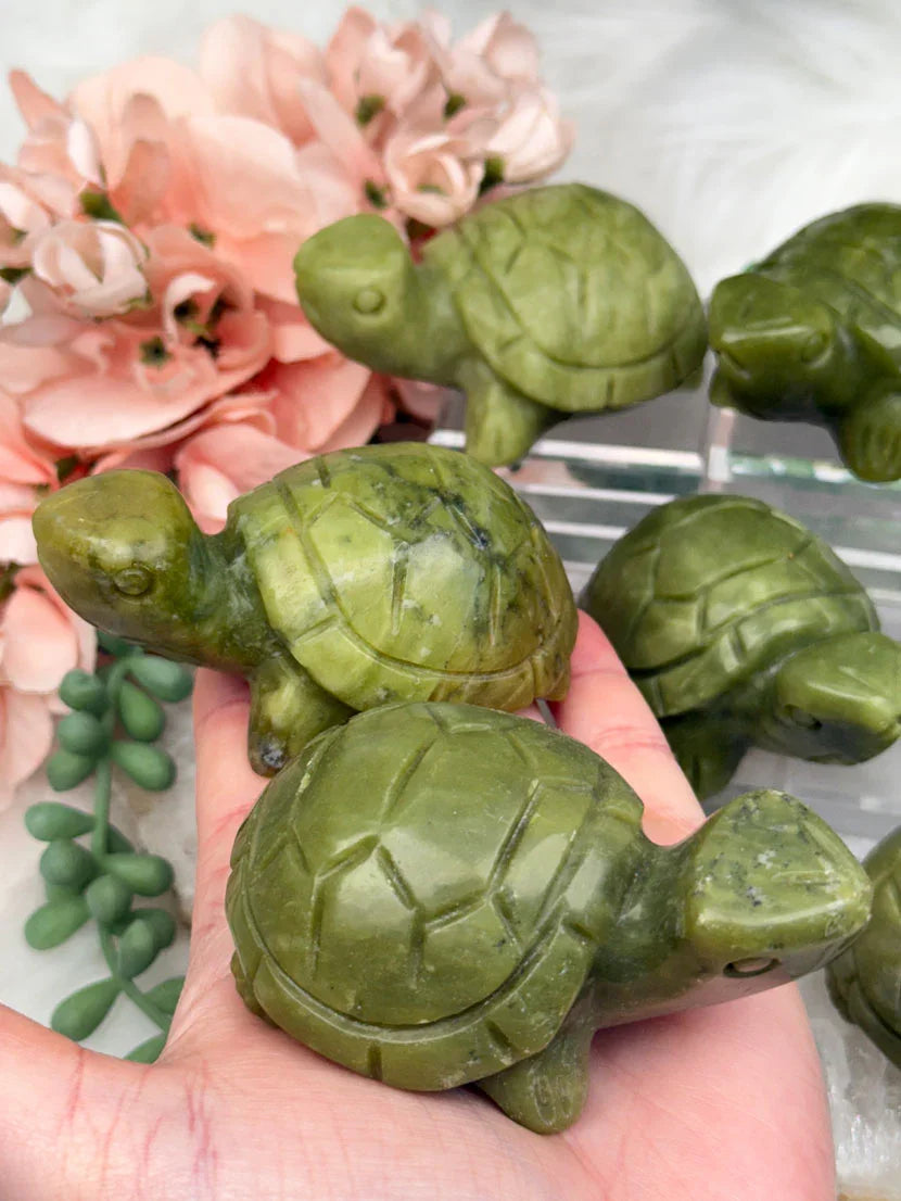 green-serpentine-turtle-crystal-carving