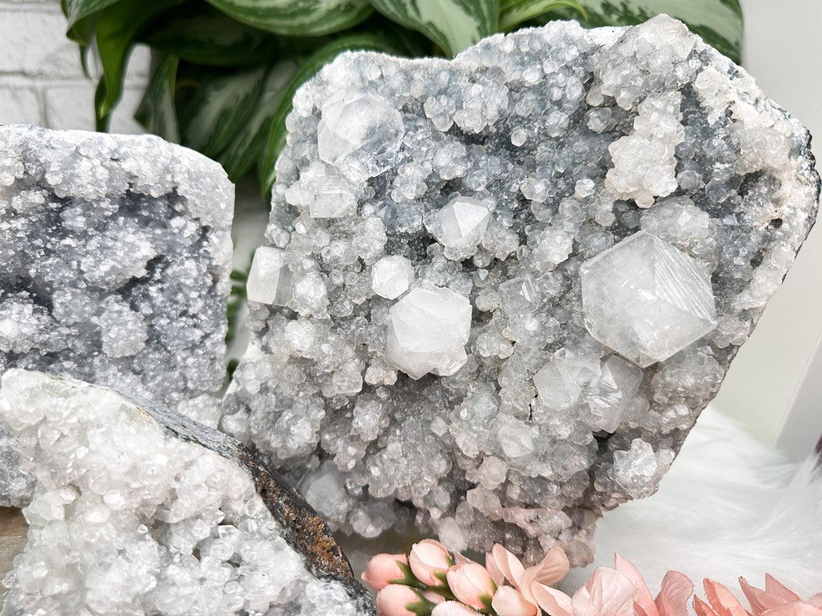 large-gray-apophyllite-cluster