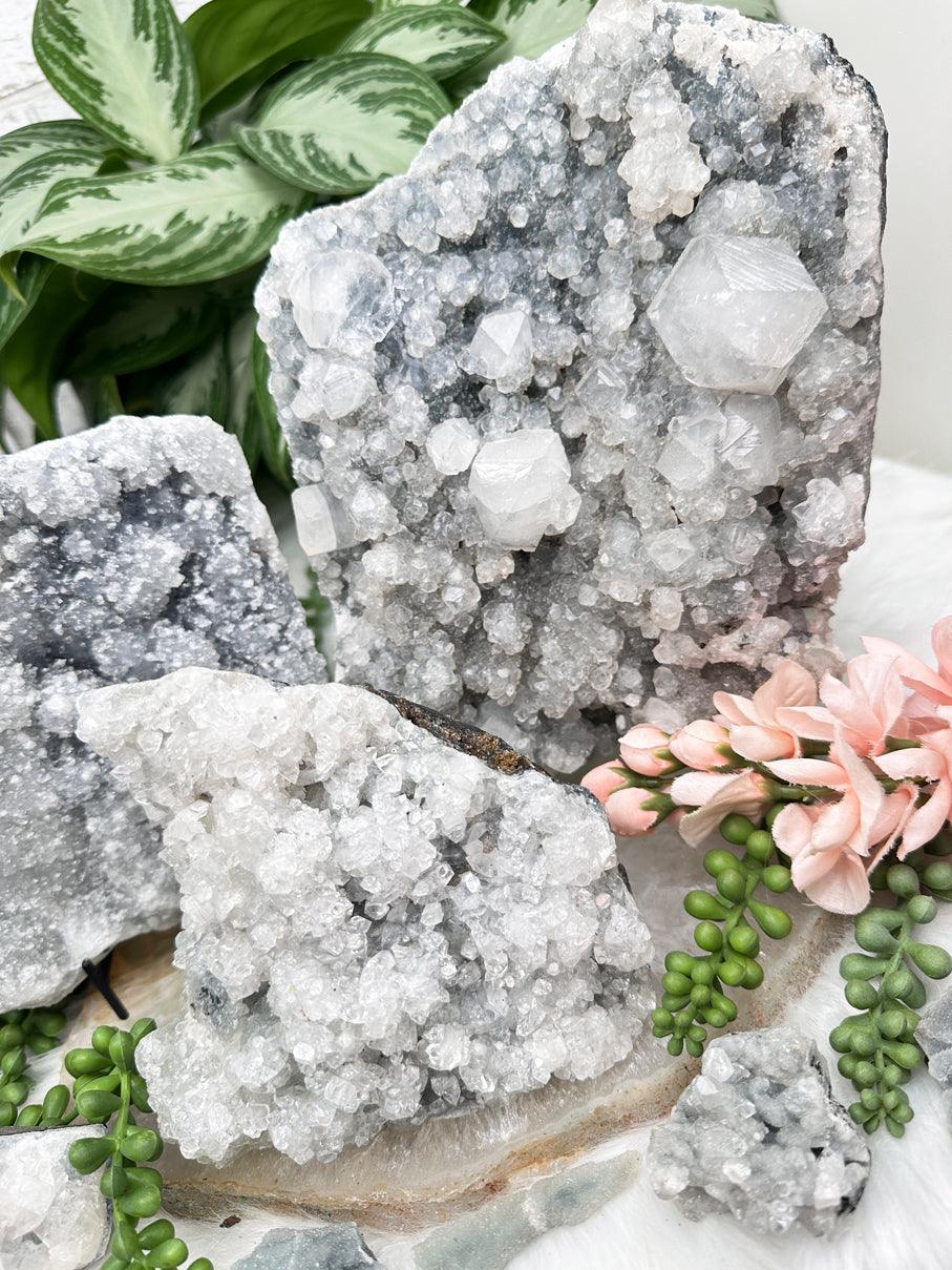 large-gray-apophyllite-crystals