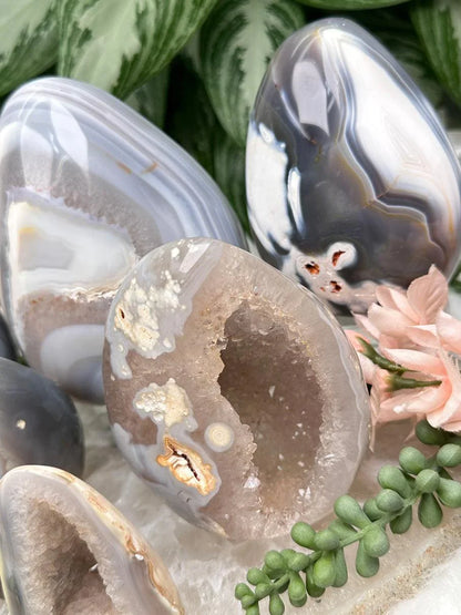 madagascar-agate-freeforms