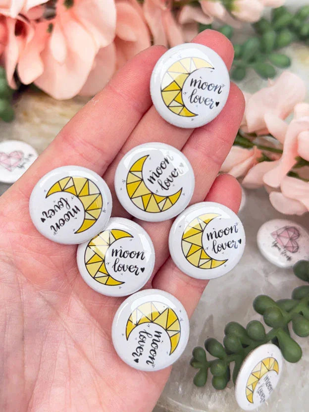 moon-lover-button-pin