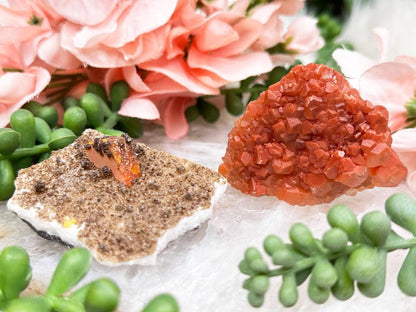 orange-crystal-specimens-wulfenite-calcite