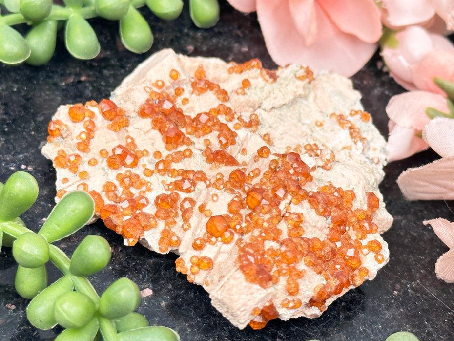    orange-sesspartine-garnet-crystal