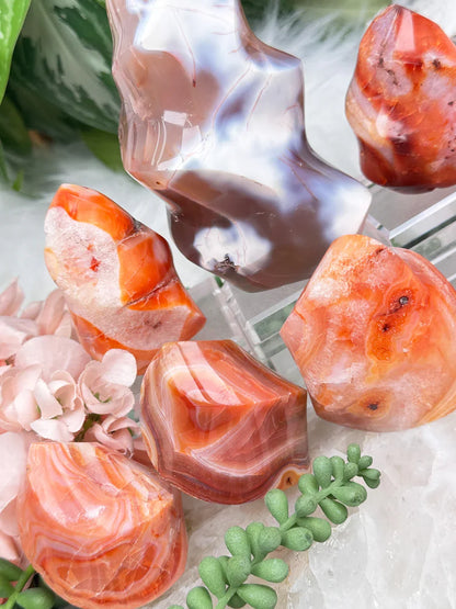 polished-small-carnelian-flames