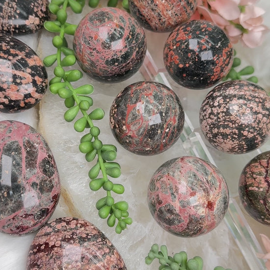 fire-calcite-spheres-palms