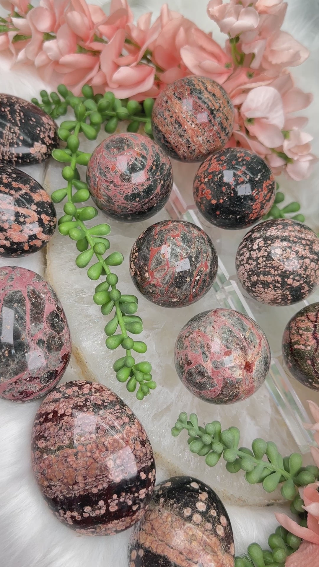 fire-calcite-spheres-palms