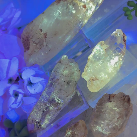 uv-reactive-petroleum-quartz