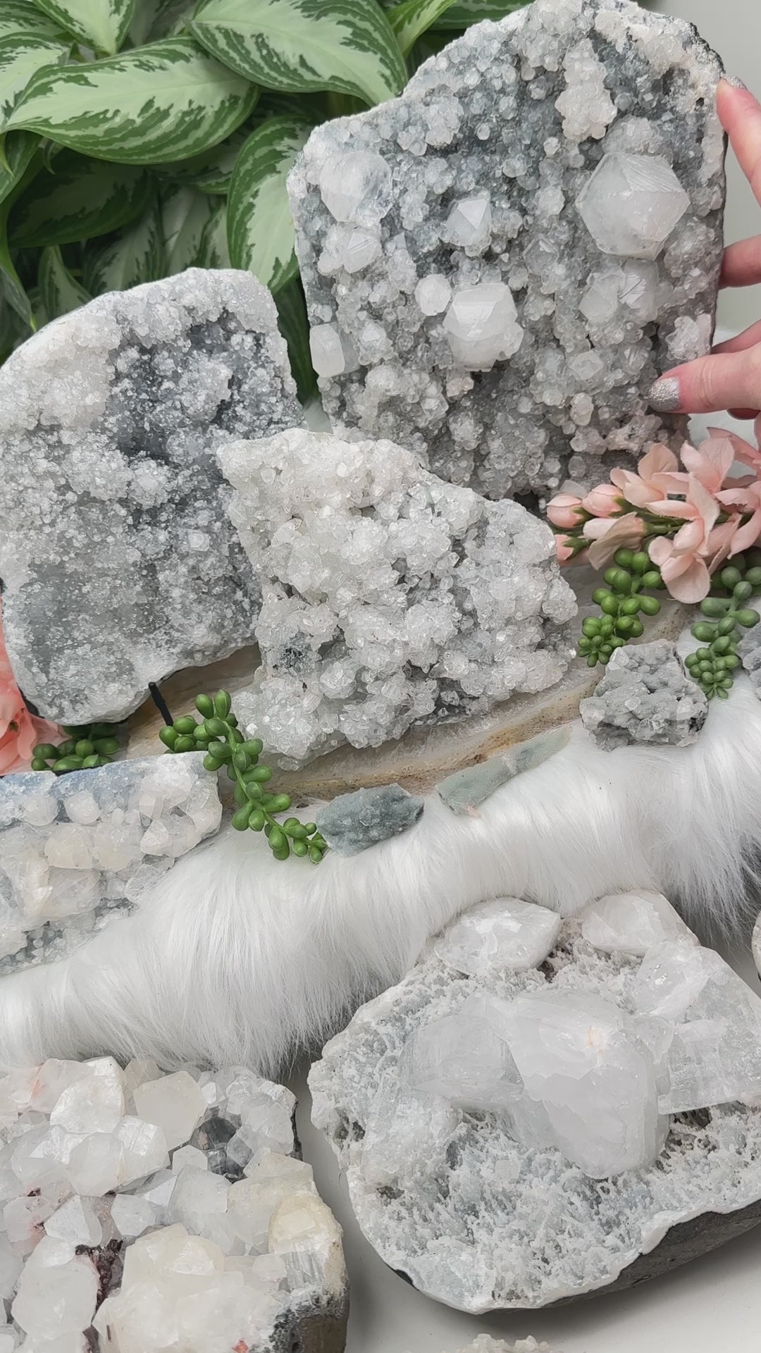 large-gray-apophyllite-chalcedony-clusters