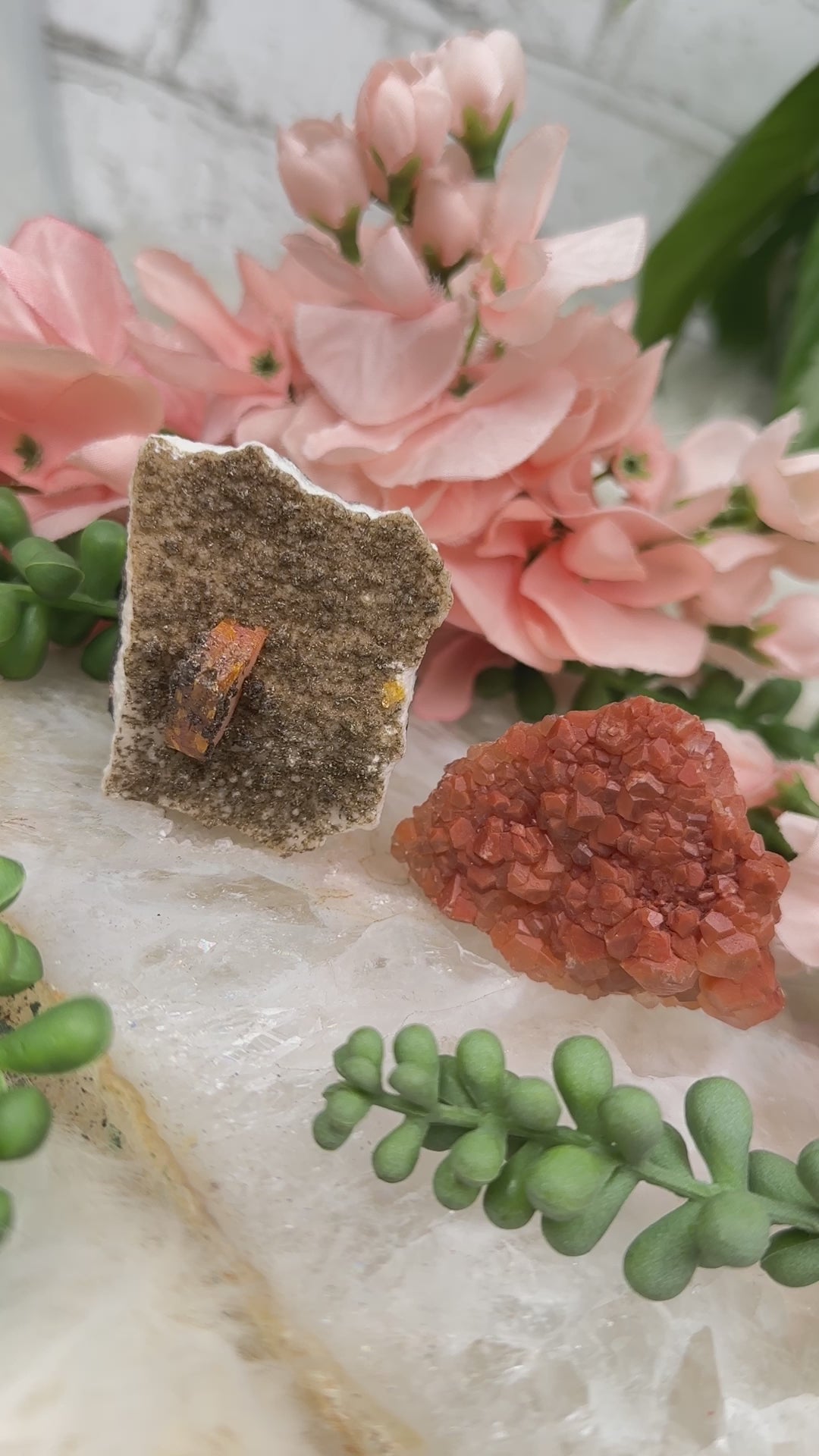 orange-crystal-specimens-wulfenite-calcite