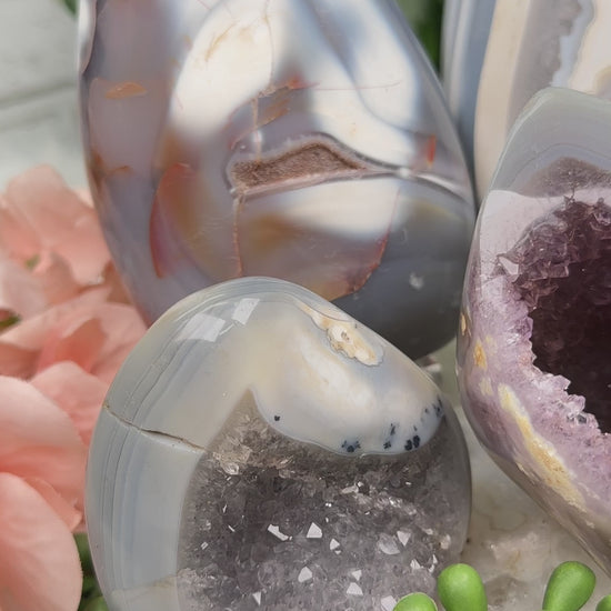 gray-madagascar-agates