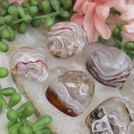 water-filled-enhydro-agate-crystals