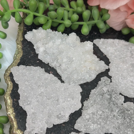 thin-druzy-apophyllite