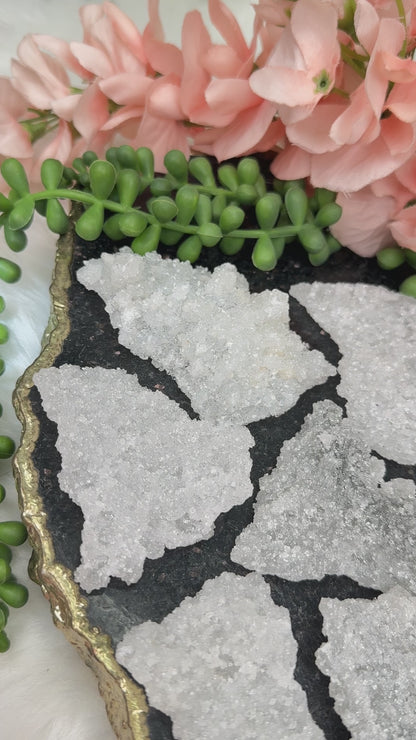 thin-druzy-apophyllite