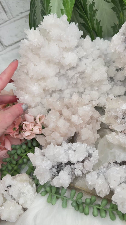 unique-mexico-aragonite-crystal-clusters