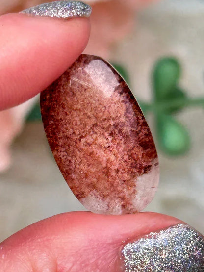 red-garden-quartz-cabochon