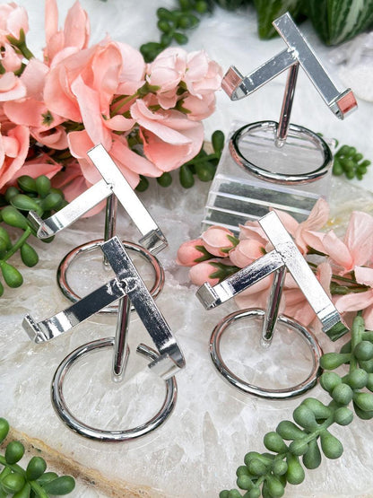 silver-crystal-heart-stand