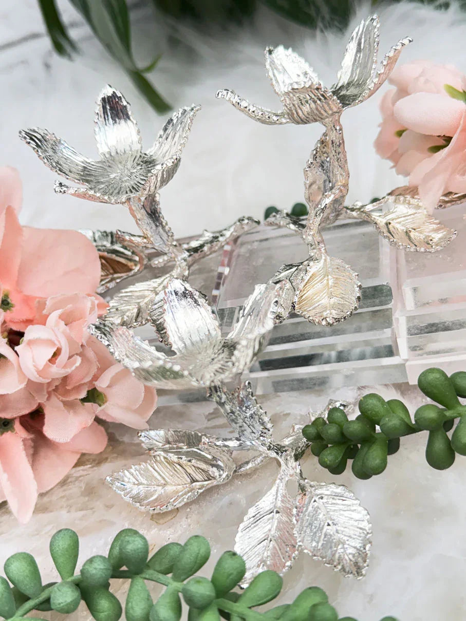 silver-leaf-stem-crystal-sphere-stand