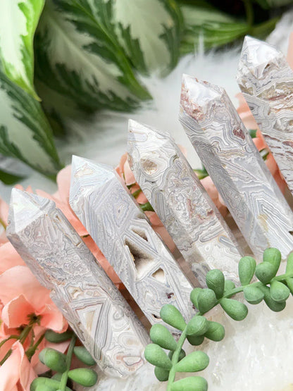 small-gray-crazy-lace-agate-points_03228470-ada9-4fa8-9a27-8935b431325b