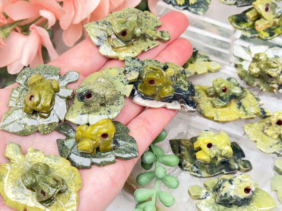 small-serpentine-frog-crystals