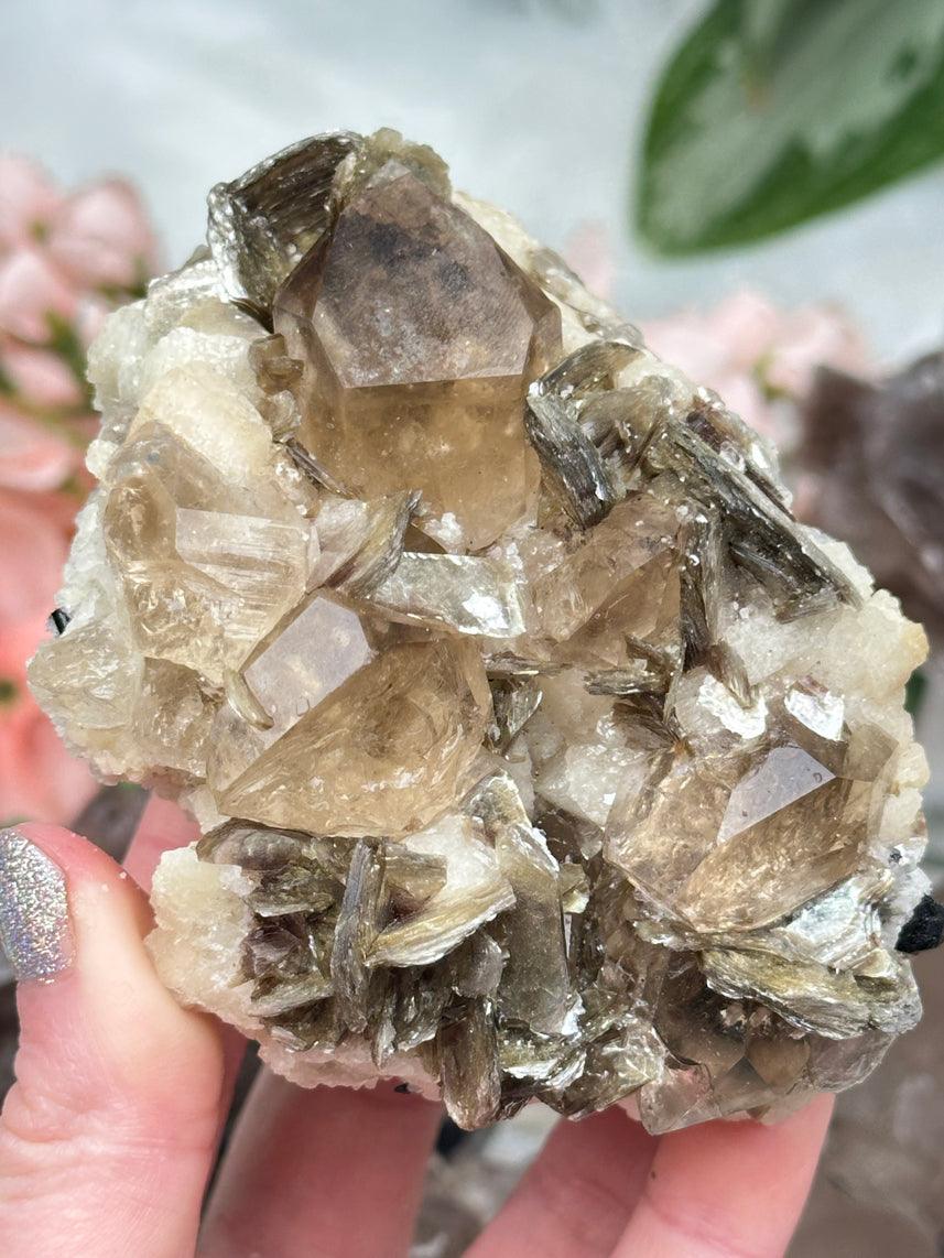 smoky-quartz-mica-cleavelandite