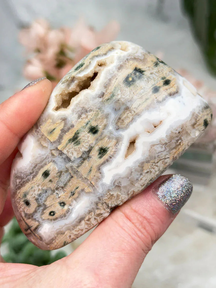 tan-old-stock-ocean-jasper_6382d8c1-7163-429b-a487-bf8b1a1d3d5d