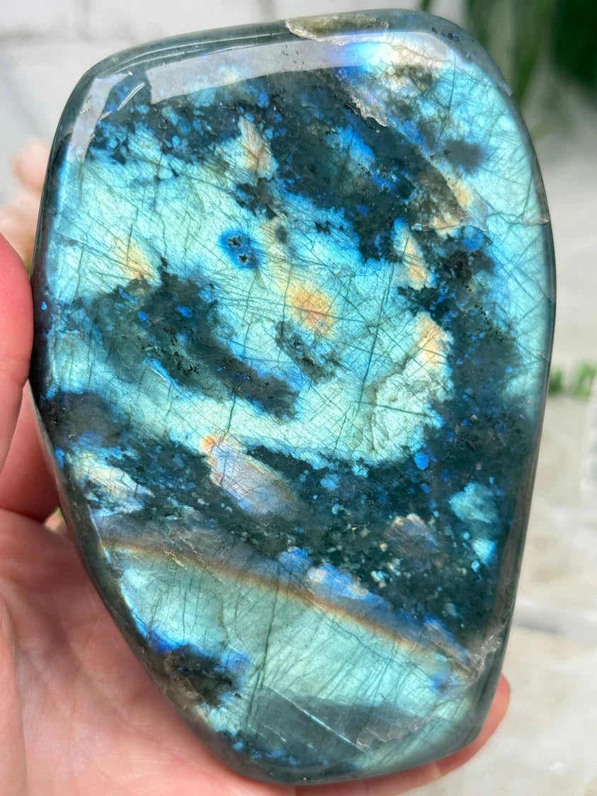 teal-blue-green-labradorite-crystal