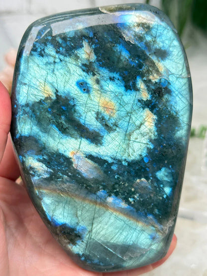 teal-blue-green-labradorite-crystal