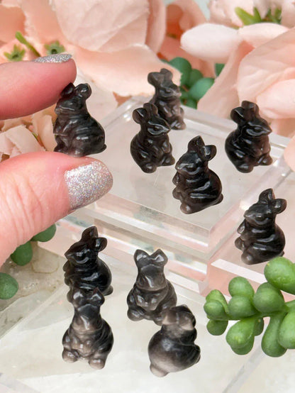 tiny-obsidian-mouse-crystals