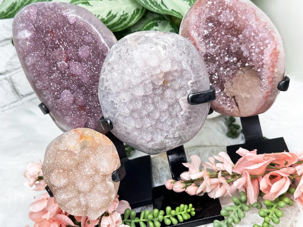 unique-uruguay-amethyst-on-stands