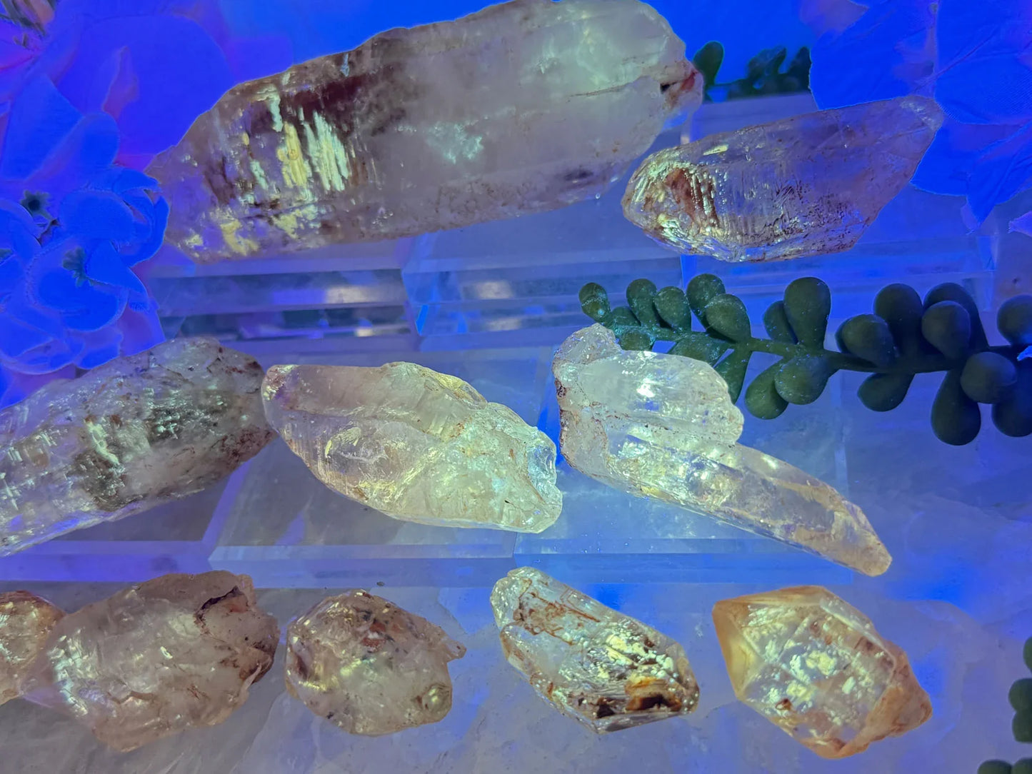 uv-reactive-petroleum-quartz
