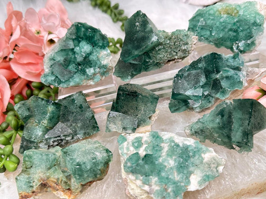 uv-reactive-madagascar-green-fluorite