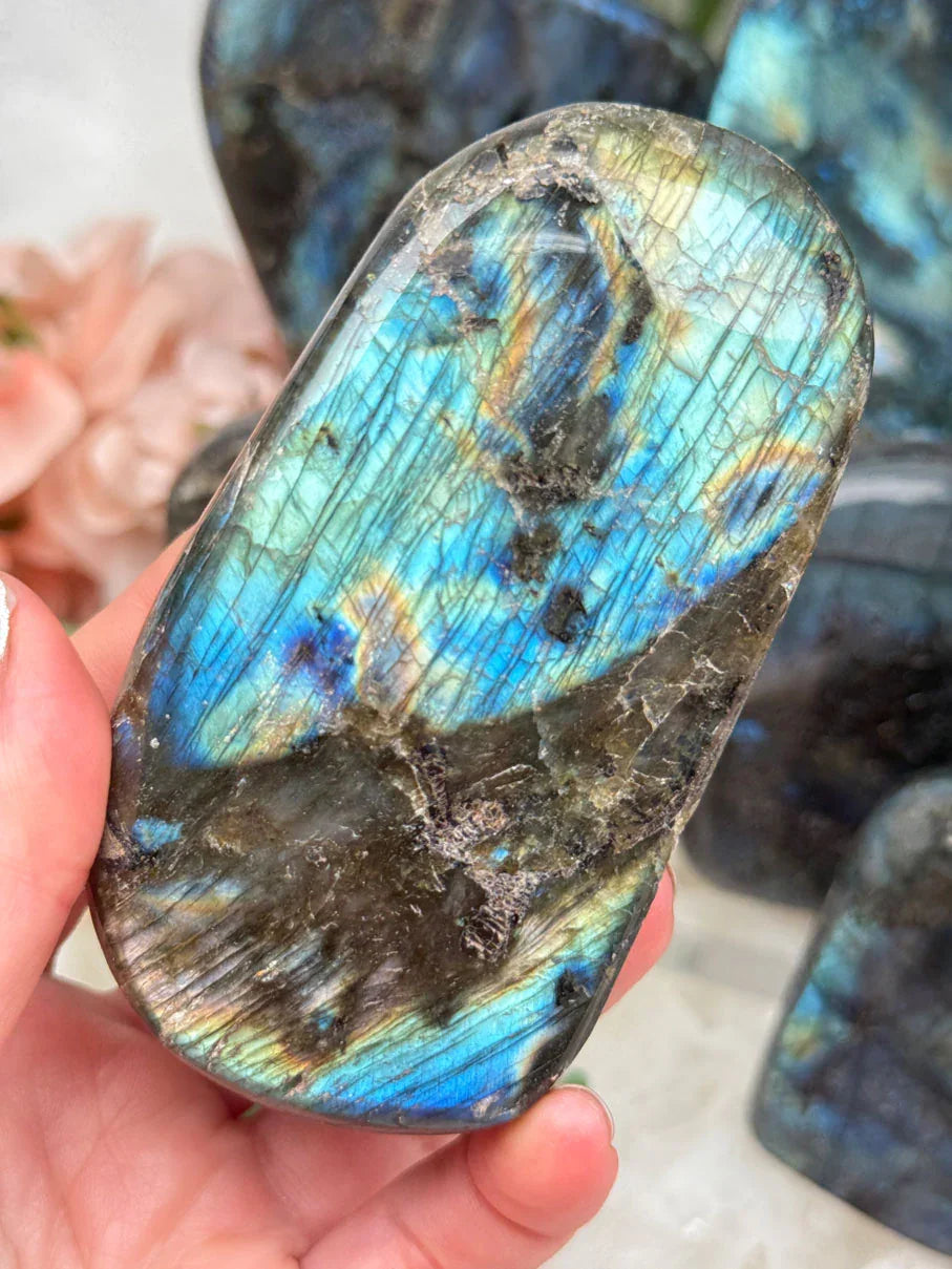 vibrant-flash-oval-labradorite-stone