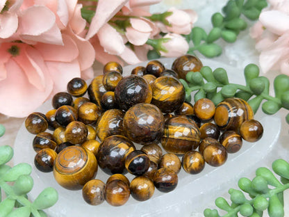 yellow-tiger-eye-tiny-spheres