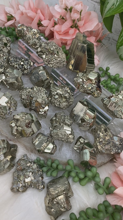 Small-Peruvian-Pyrite-Clusters