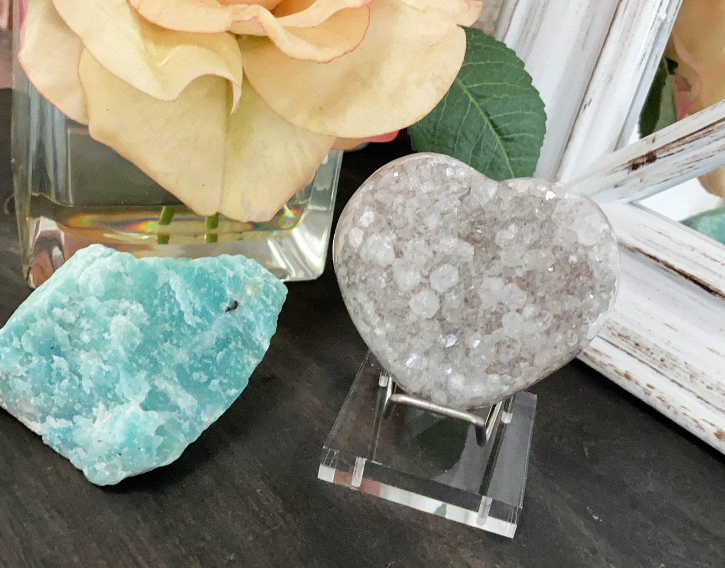Acrylic Metal Crystal Heart Display Stand