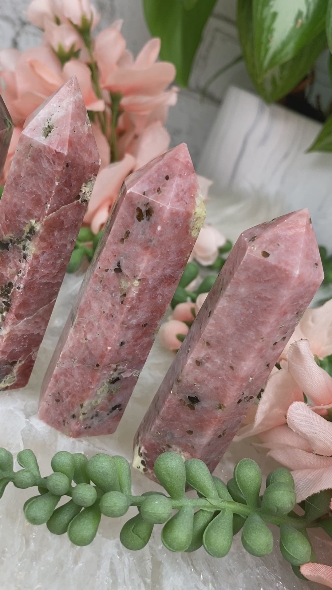 salmon-pink-calcite-points-serpentine