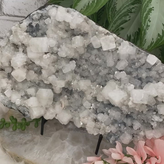 Extra-Large-Gray-Chalcedony-Apophyllite-video