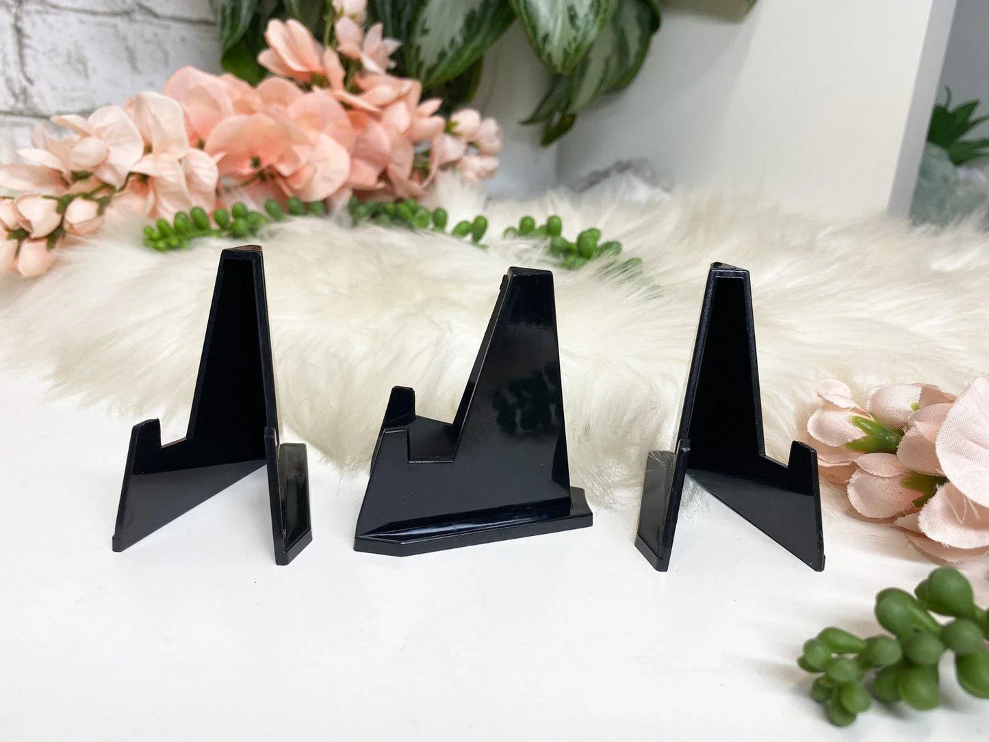 Black plastic crystal slice stand