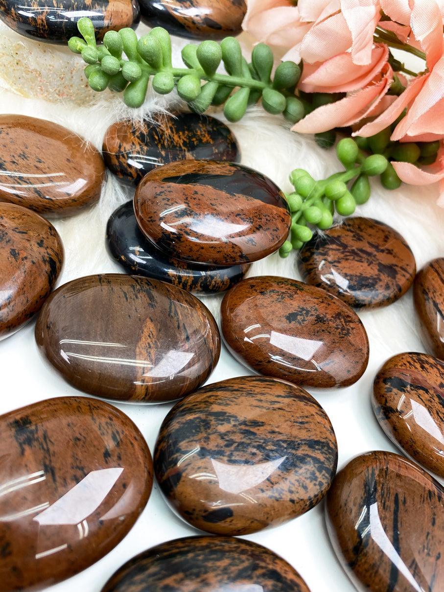 Black-Red-Mahagony-Obsidian-Palm-Stone